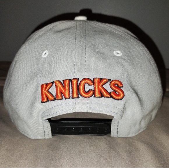 New York Knicks New Era NBA Snapback Hat Black Gray Orange EUC - Picture 6 of 10
